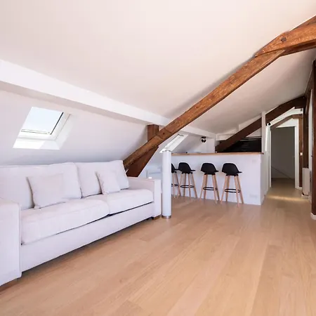 Eiffel Tower View With Ac Apartment